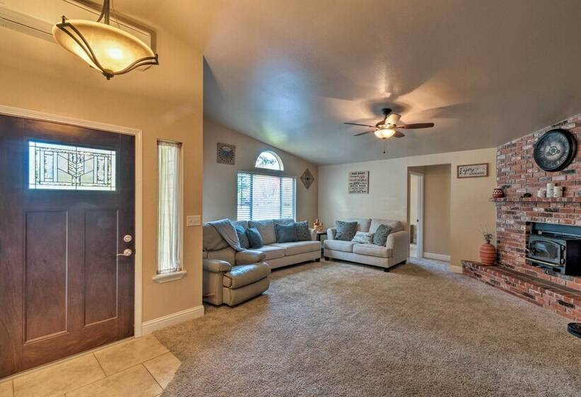 Coastal Retreat Near Redwoods & 2 Miles To Beach!