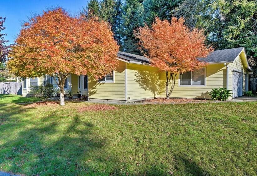 Coastal Retreat Near Redwoods & 2 Miles To Beach!