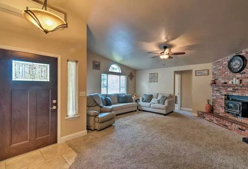 Coastal Retreat Near Redwoods & 2 Miles To Beach!