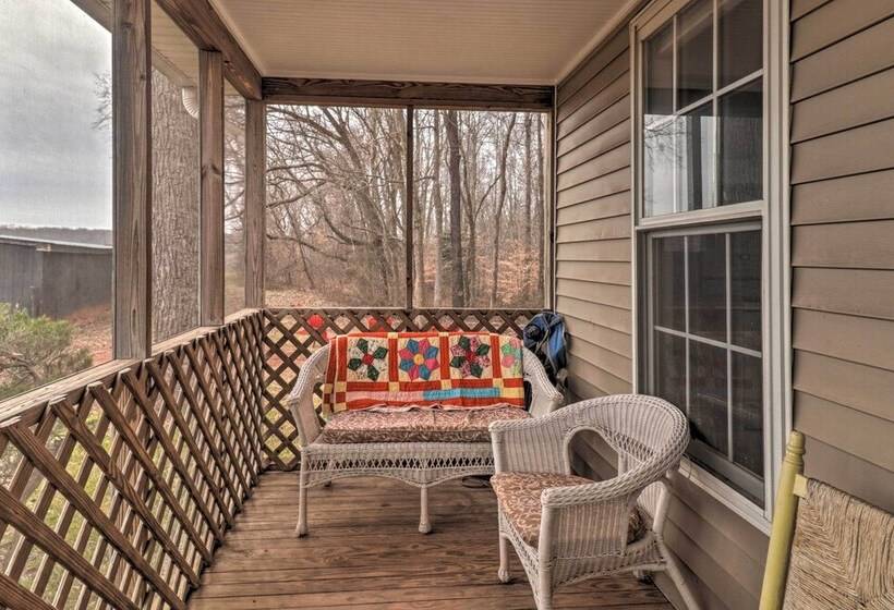 Cozy Rixeyville Cottage W/ Deck, Grill, & Stabling