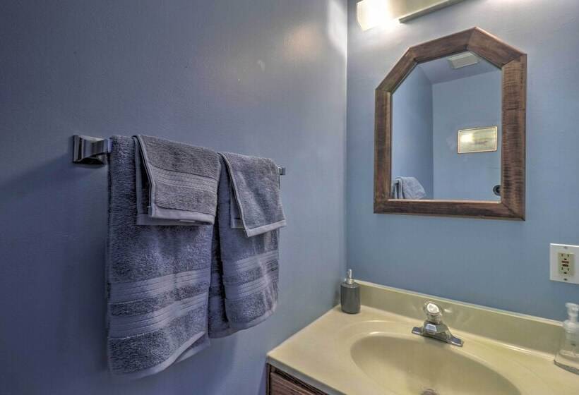 Cozy Rixeyville Cottage W/ Deck, Grill, & Stabling