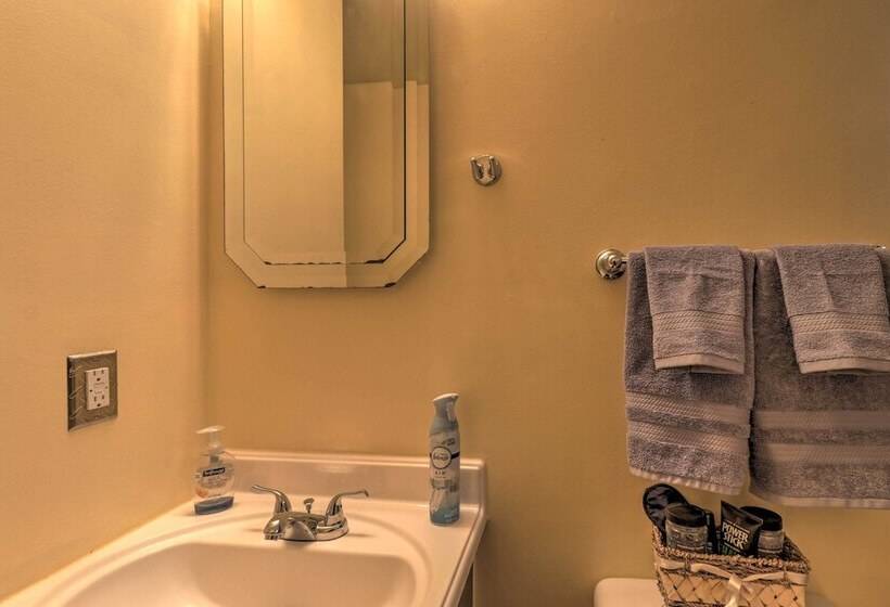 Cozy Rixeyville Cottage W/ Deck, Grill, & Stabling