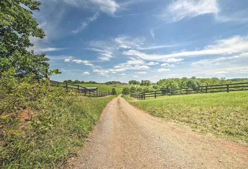 Cozy Rixeyville Cottage W/ Deck, Grill, & Stabling