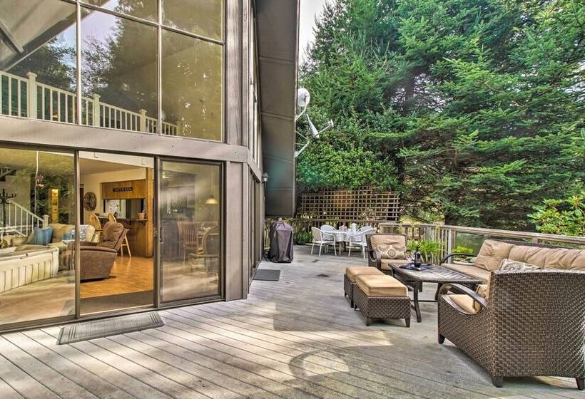 Creekside Chalet W/ Hidden Spa And Private Beach!