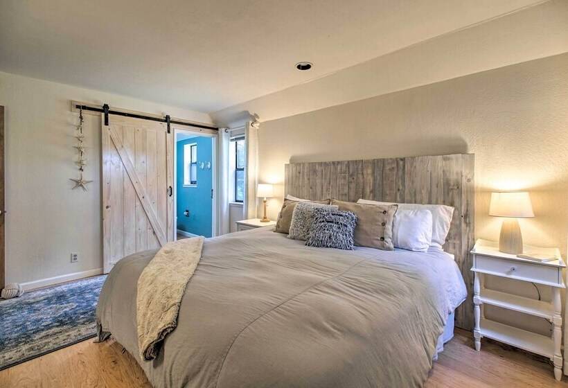 Creekside Chalet W/ Hidden Spa And Private Beach!