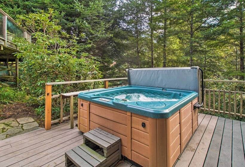 Creekside Chalet W/ Hidden Spa And Private Beach!