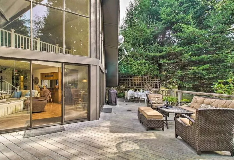 Creekside Chalet W/ Hidden Spa And Private Beach!