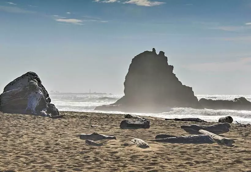 Creekside Chalet W/ Hidden Spa And Private Beach!