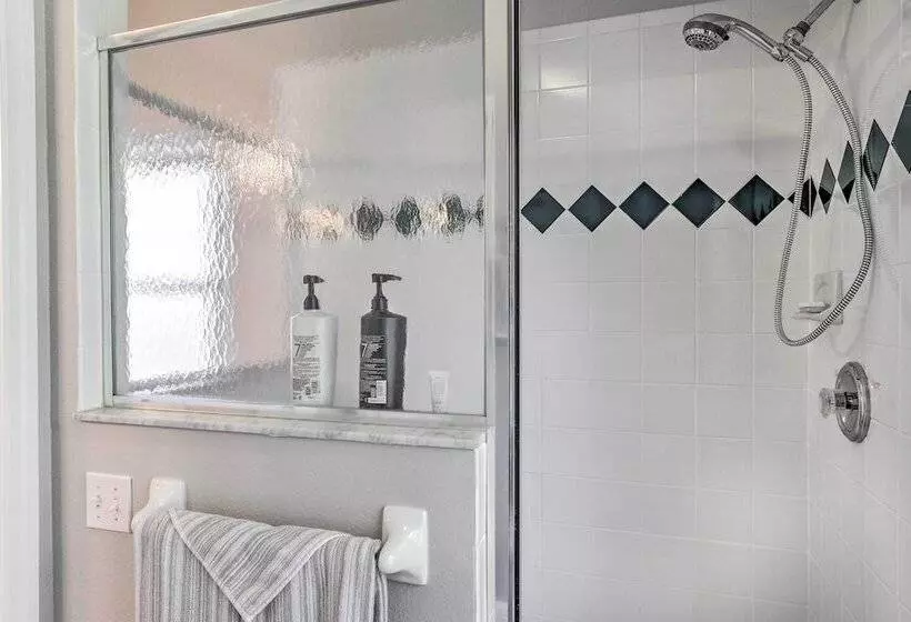 Dog Friendly Lake Home W/ Dock ~ 25 Mi To Disney!