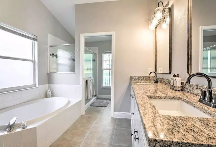 Dog Friendly Lake Home W/ Dock ~ 25 Mi To Disney!