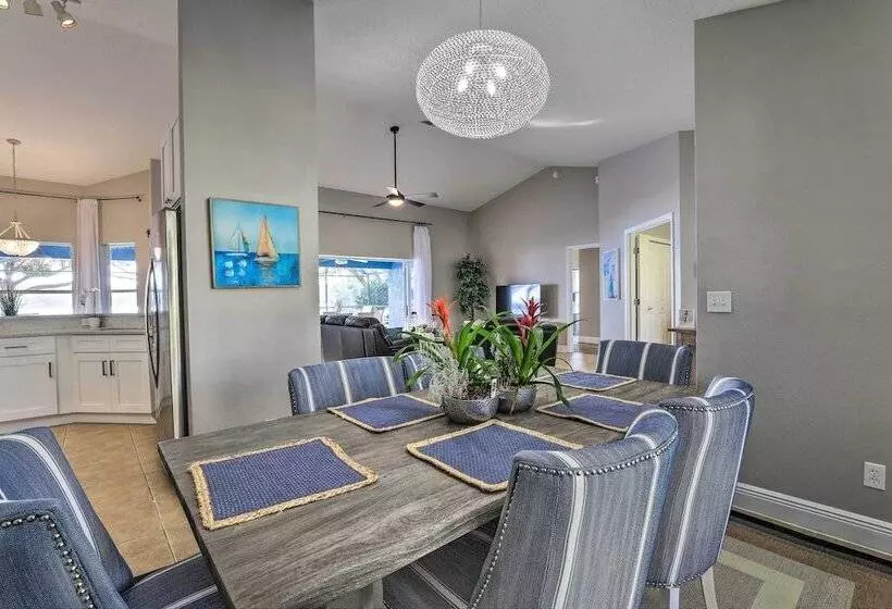 Dog Friendly Lake Home W/ Dock ~ 25 Mi To Disney!