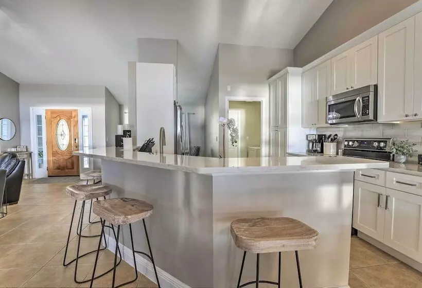 Dog Friendly Lake Home W/ Dock ~ 25 Mi To Disney!