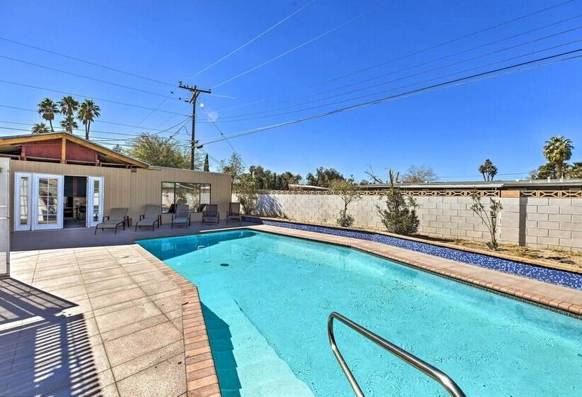 Elegant Home W/ Pool Table: 3 Mi To Vegas Strip!