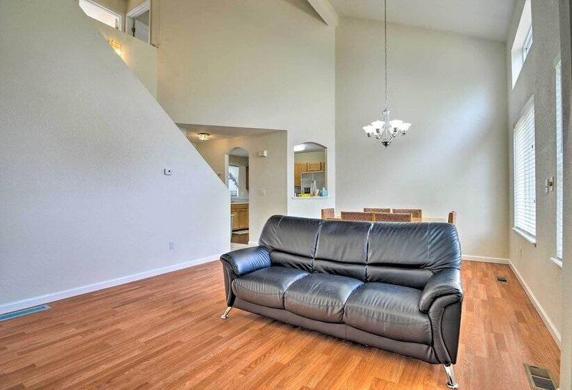 Family Home W/ Fenced Yard: 15 Mi To Denver!