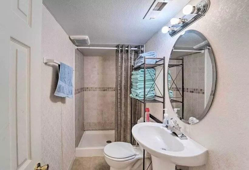 Family Home W/ Fenced Yard: 15 Mi To Denver!