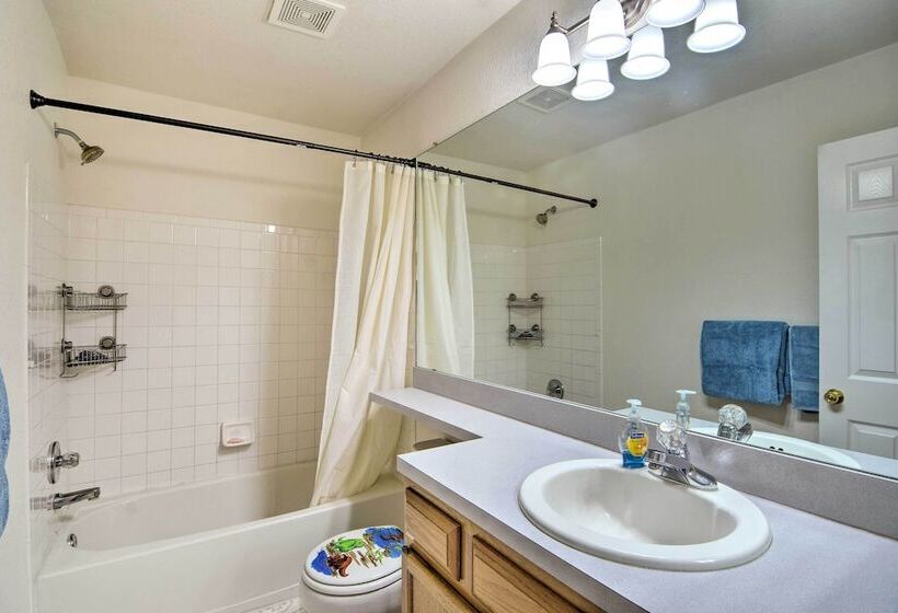 Family Home W/ Fenced Yard: 15 Mi To Denver!