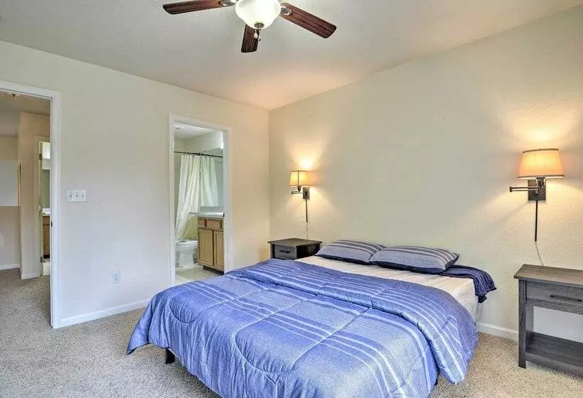 Family Home W/ Fenced Yard: 15 Mi To Denver!
