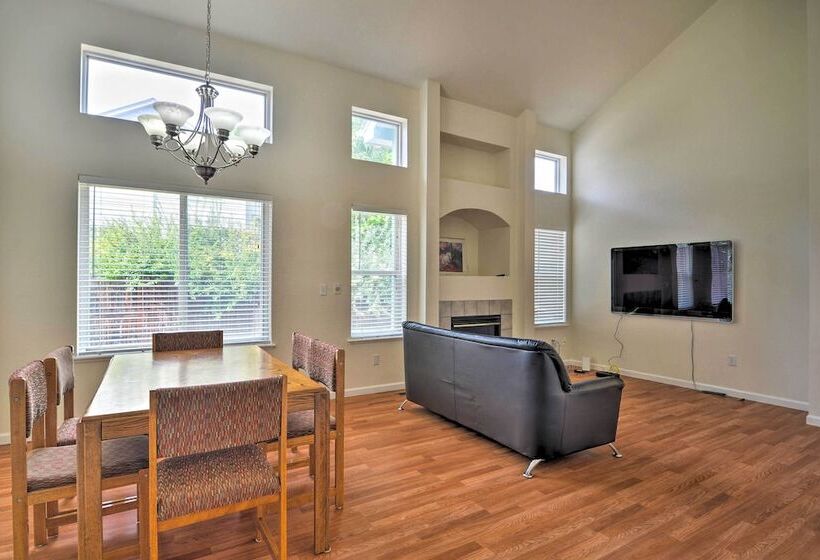 Family Home W/ Fenced Yard: 15 Mi To Denver!