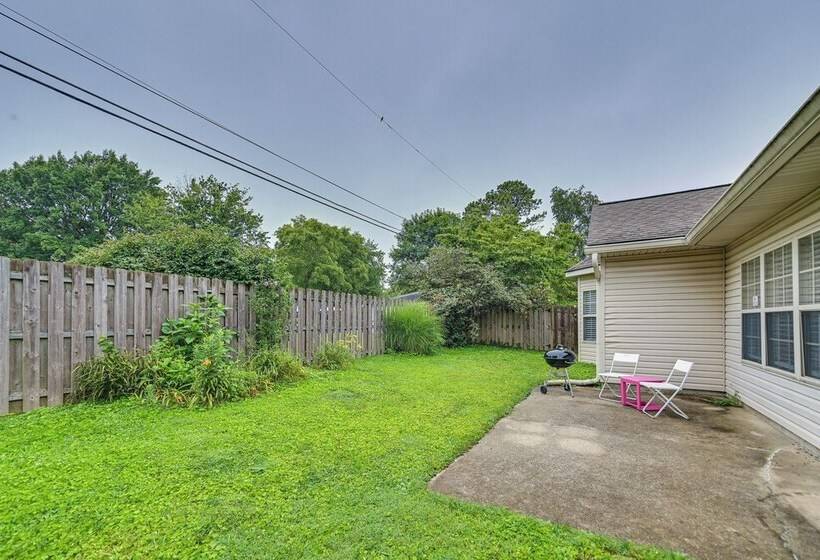 ~ 2 Mi From Uk: Gorgeous Lexington Retreat!