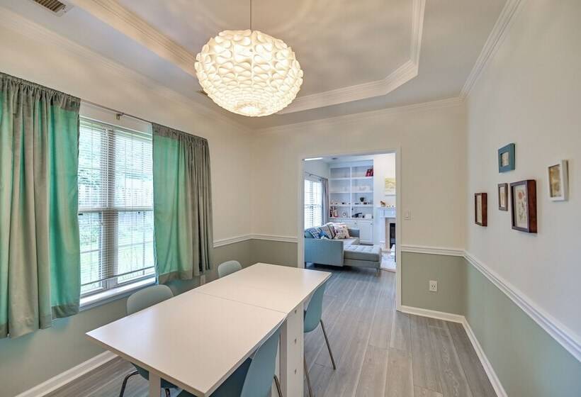 ~ 2 Mi From Uk: Gorgeous Lexington Retreat!