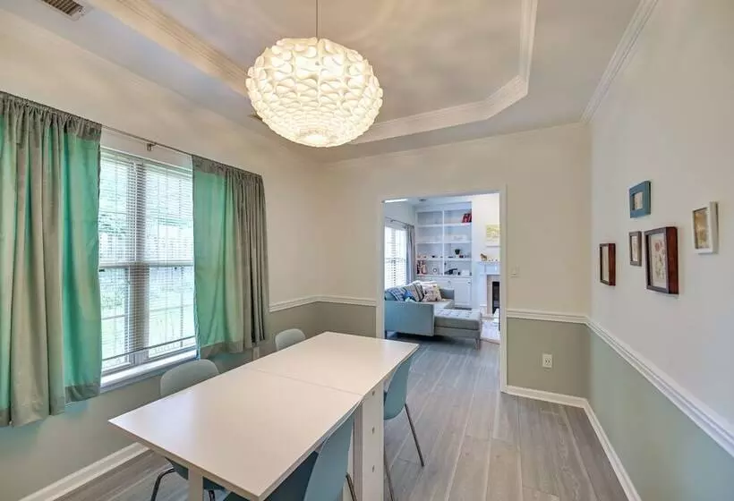 ~ 2 Mi From Uk: Gorgeous Lexington Retreat!
