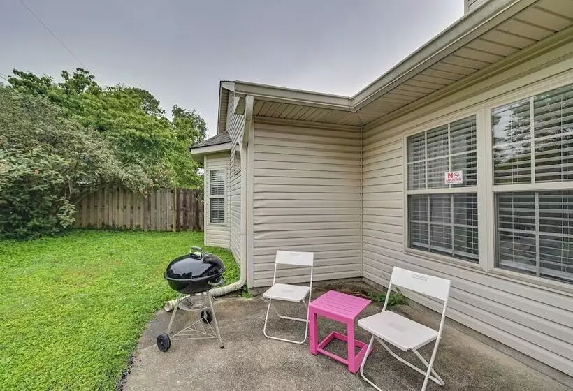 ~ 2 Mi From Uk: Gorgeous Lexington Retreat!