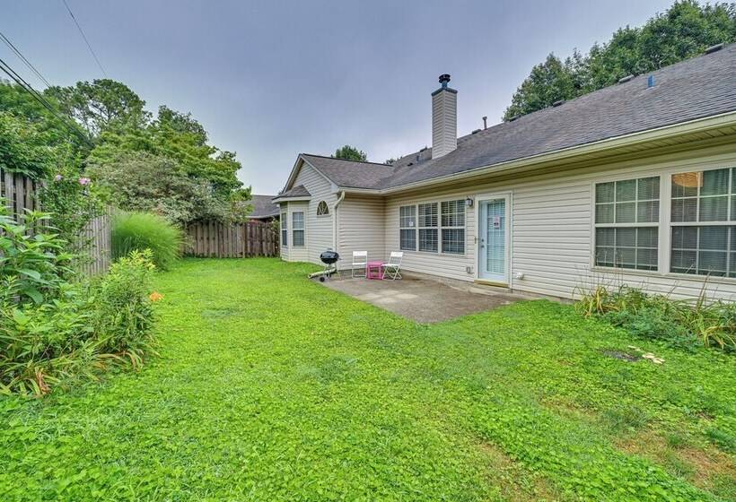 ~ 2 Mi From Uk: Gorgeous Lexington Retreat!