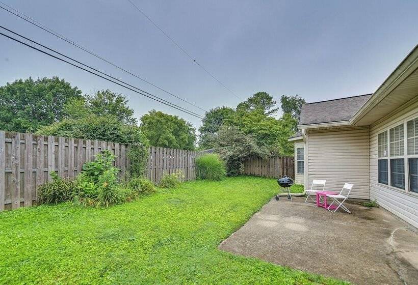 ~ 2 Mi From Uk: Gorgeous Lexington Retreat!