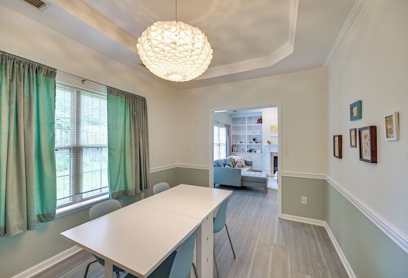 ~ 2 Mi From Uk: Gorgeous Lexington Retreat!