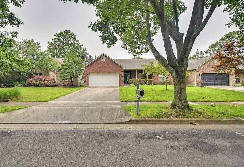 ~ 2 Mi From Uk: Gorgeous Lexington Retreat!