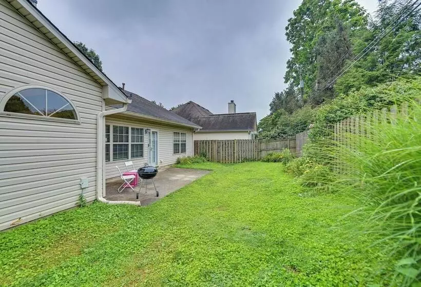 ~ 2 Mi From Uk: Gorgeous Lexington Retreat!