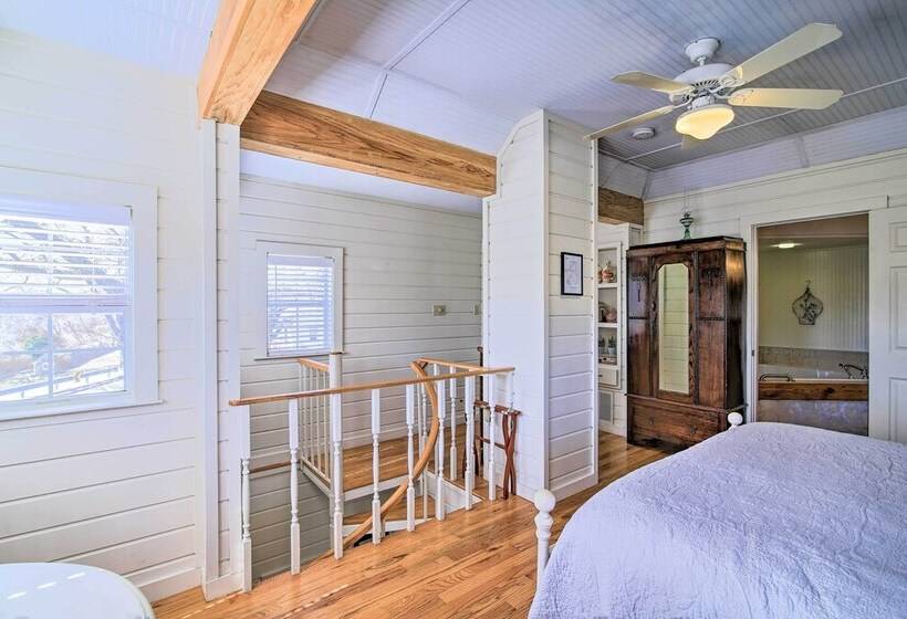 Grand Fredericksburg Retreat   Walk To Main St!