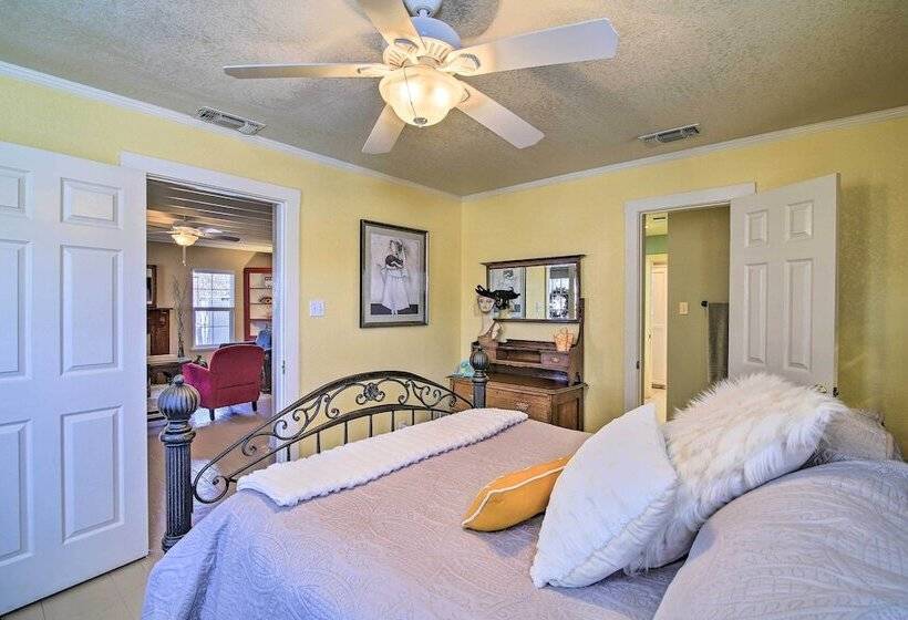 Grand Fredericksburg Retreat   Walk To Main St!