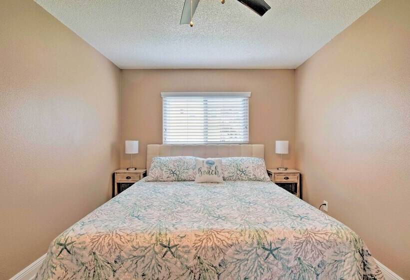 Hernando Beach Home W/ Pool & Canal Access!