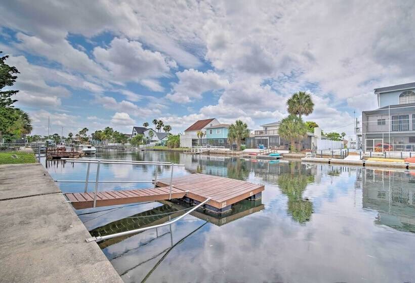 Hernando Beach Home W/ Pool & Canal Access!