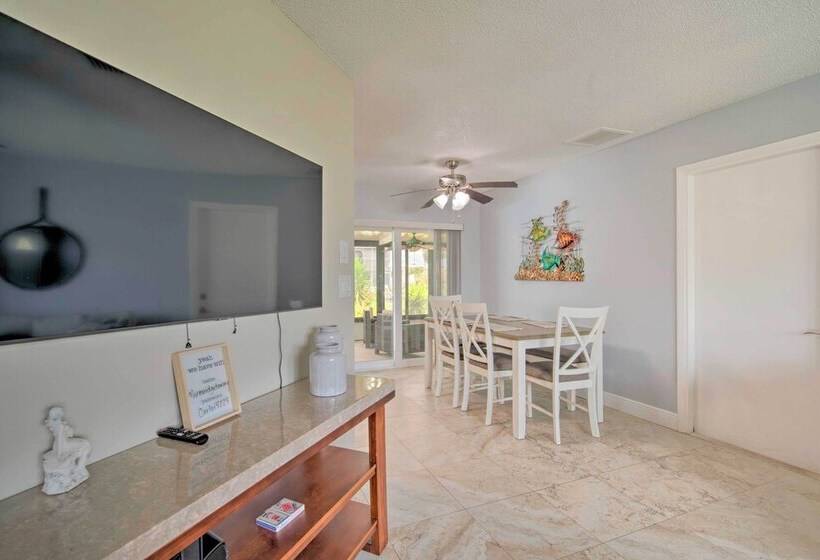 Hernando Beach Home W/ Pool & Canal Access!