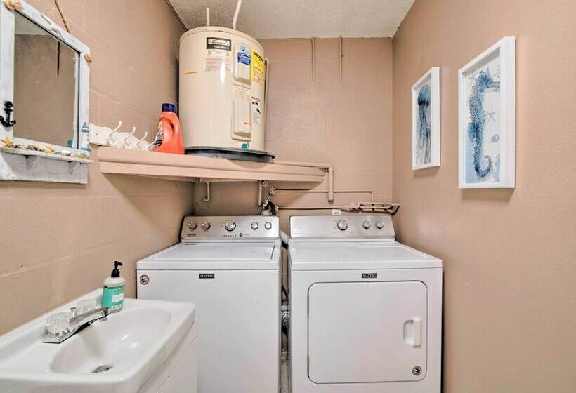 Hernando Beach Home W/ Pool & Canal Access!