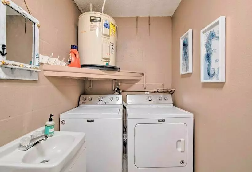 Hernando Beach Home W/ Pool & Canal Access!