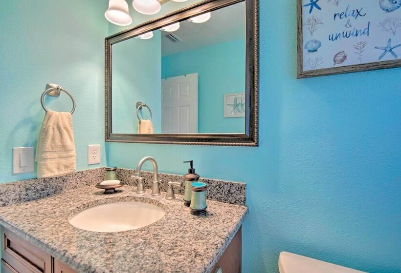 Hernando Beach Home W/ Pool & Canal Access!