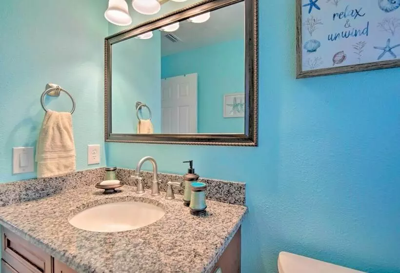 Hernando Beach Home W/ Pool & Canal Access!