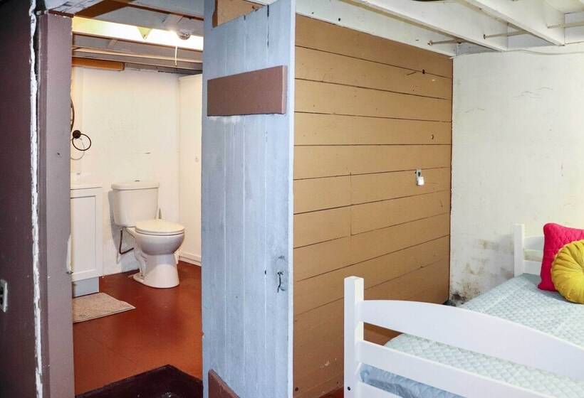 Historic Cumberland Home On Beaver Dam Lake!