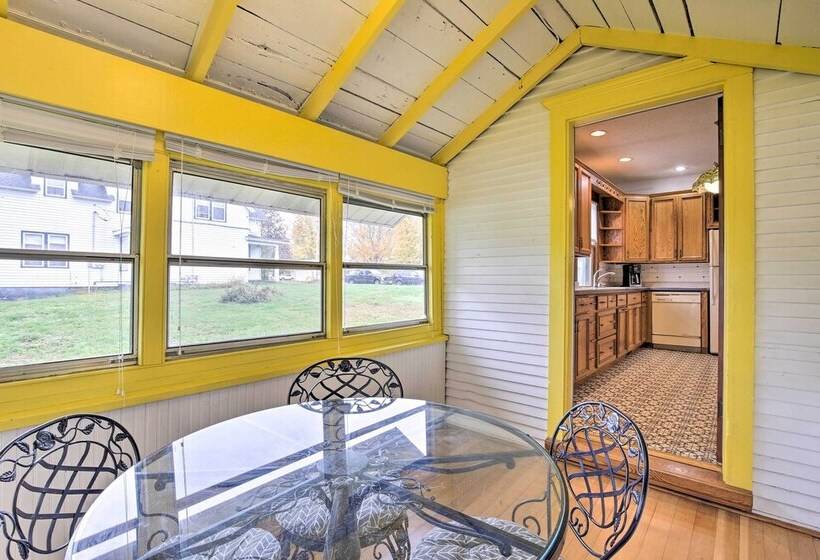 Historic Cumberland Home On Beaver Dam Lake!