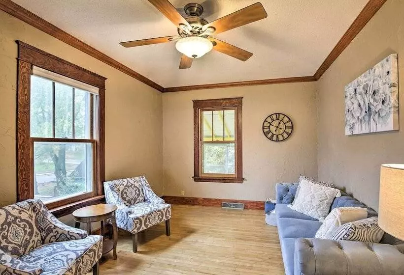 Historic Cumberland Home On Beaver Dam Lake!