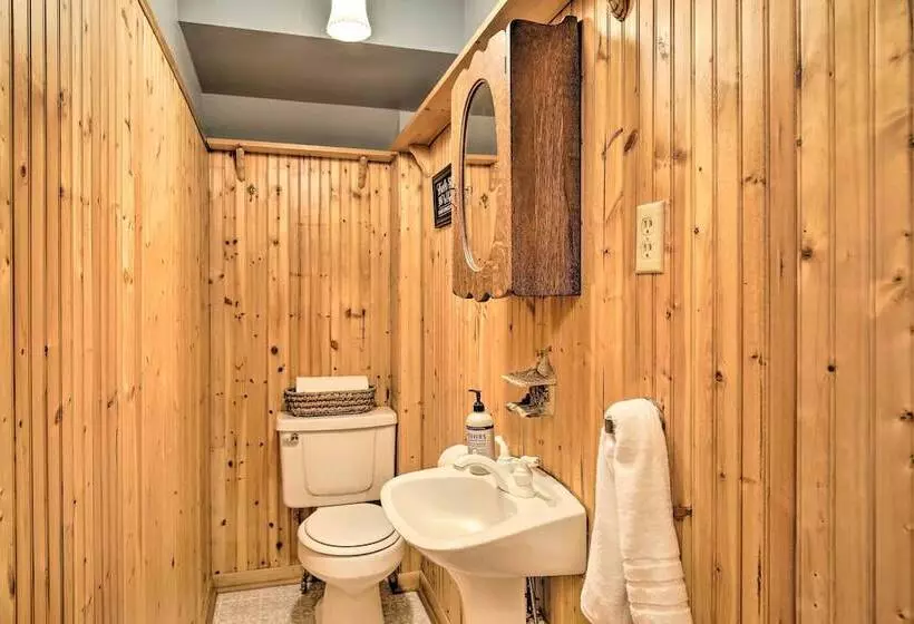 Historic Cumberland Home On Beaver Dam Lake!