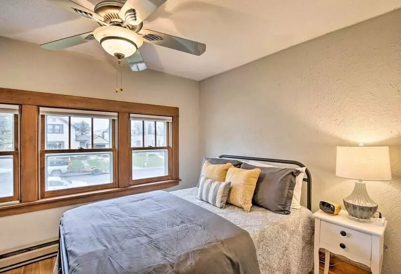 Historic Cumberland Home On Beaver Dam Lake!