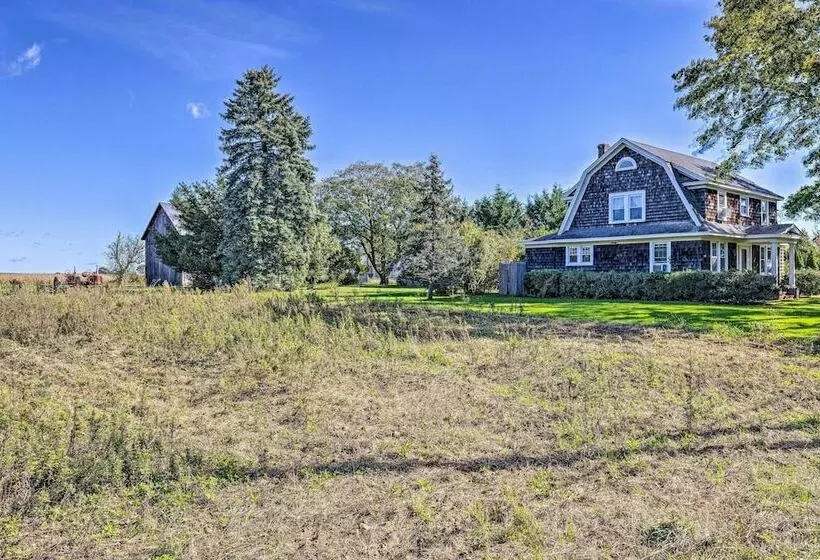 Historic North Fork Farmhouse Near Wineries!