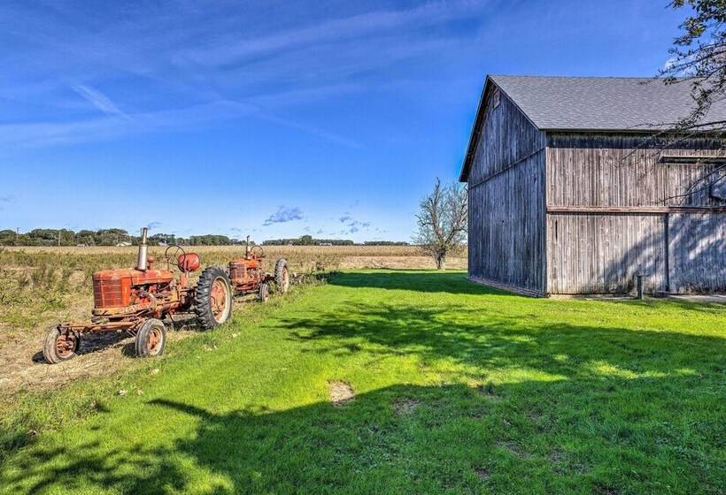 Historic North Fork Farmhouse Near Wineries!