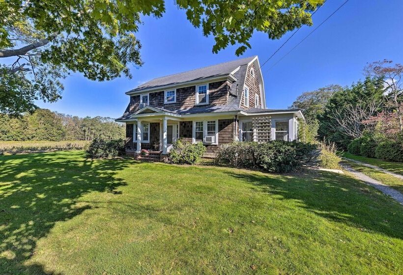 Historic North Fork Farmhouse Near Wineries!