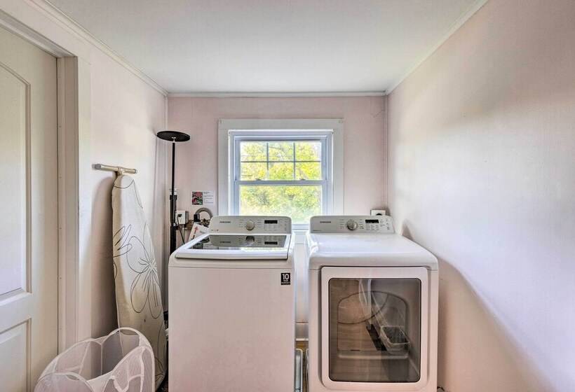 Historic North Fork Farmhouse Near Wineries!