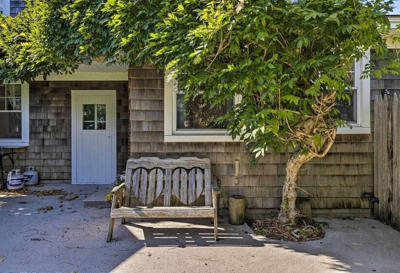 Historic North Fork Farmhouse Near Wineries!